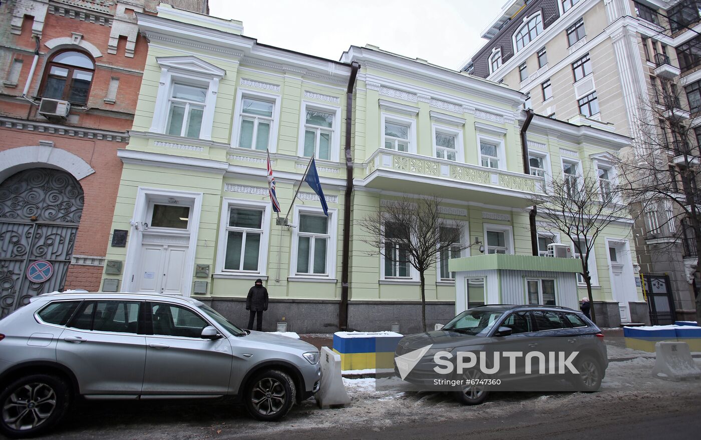 Ukraine Embassies Withdrawing