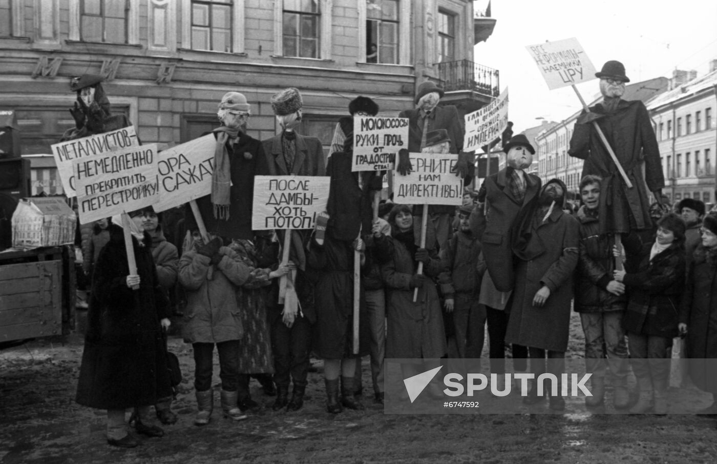 Anti-perestroika party rally in Leningrad in 1989