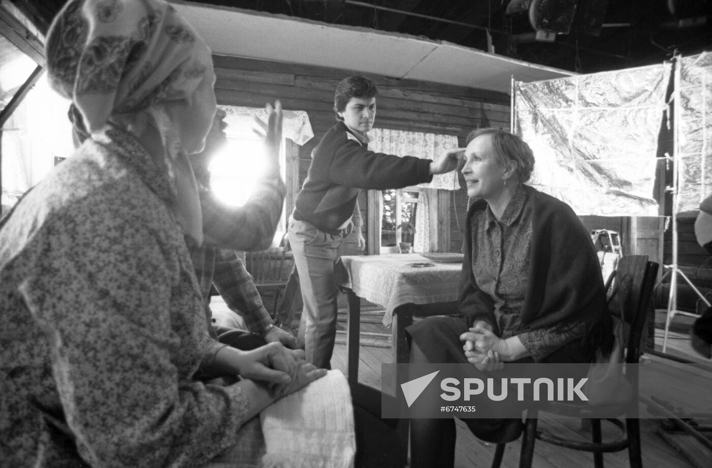 Actors on set of film 'Entering every house'