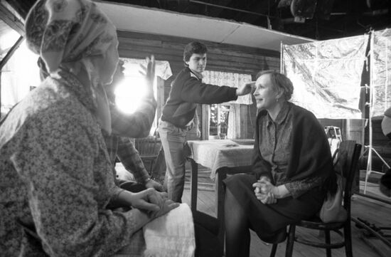 Actors on set of film 'Entering every house'