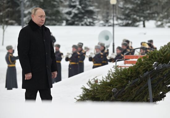 Russia WWII Leningrad Siege Breakthrough Anniversary