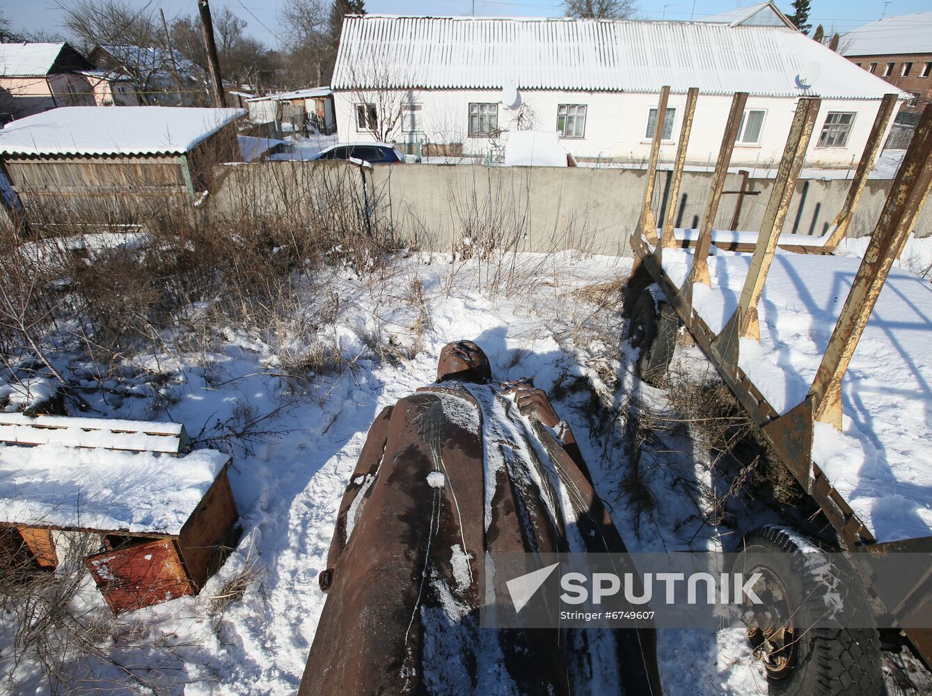 Ukraine Lenin Monument Auction