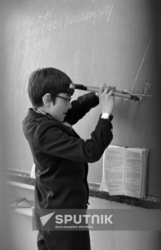 Geometry lesson at Moscow's School No. 710
