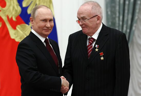 Russia Putin Awarding Ceremony