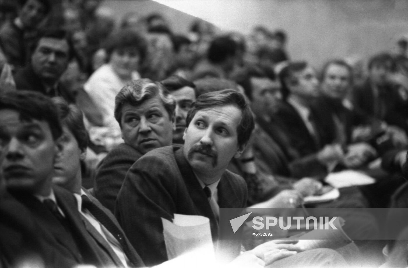 Electing prospective People's Deputies of USSR