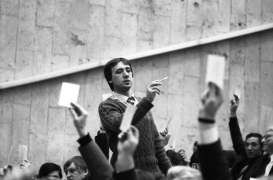 Electing prospective People's Deputies of USSR