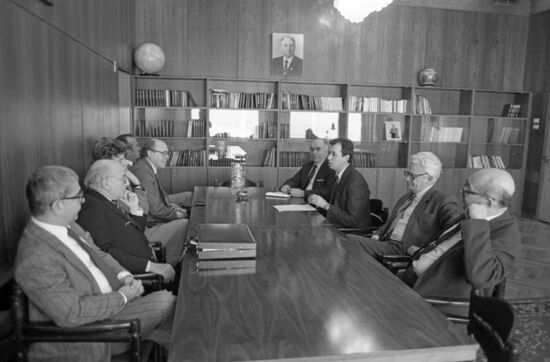 Chief editors of foreign publications - Reppublica (Italy), Le Monde (France) and El Pais (Spain) - visit USSR