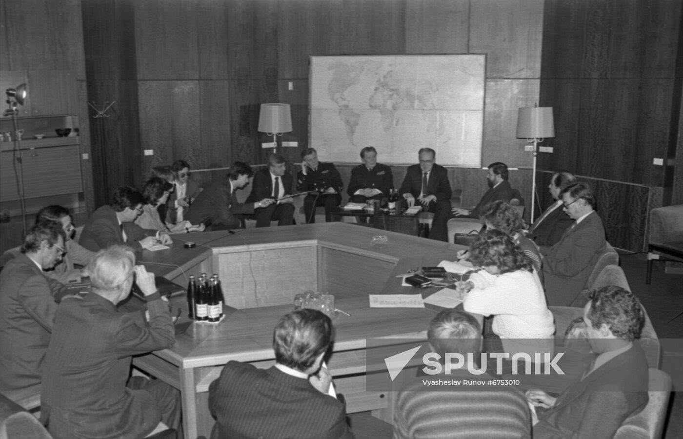 Roundtable meeting at APN