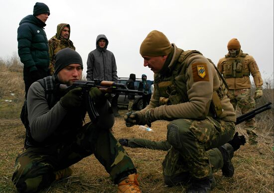 Ukraine Defence Civilians Exercises