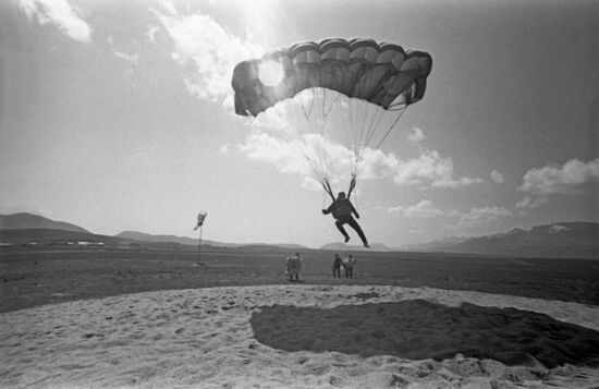 USSR parachuting champion Yury Baranov
