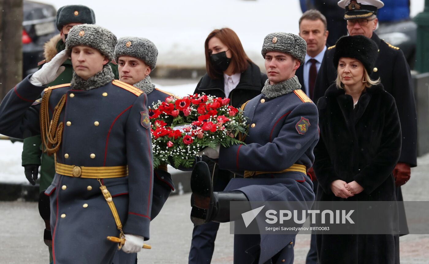 Russia Britain Wreath Laying