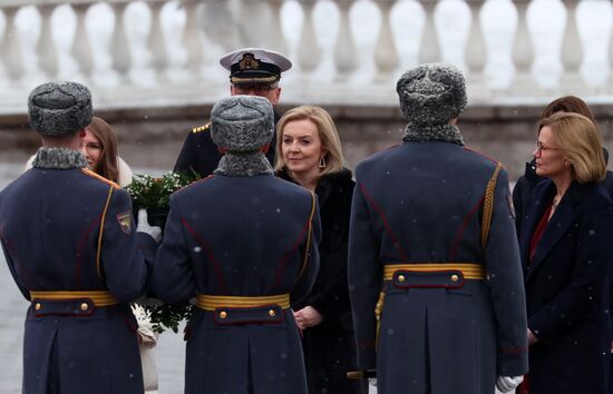 Russia Britain Wreath Laying