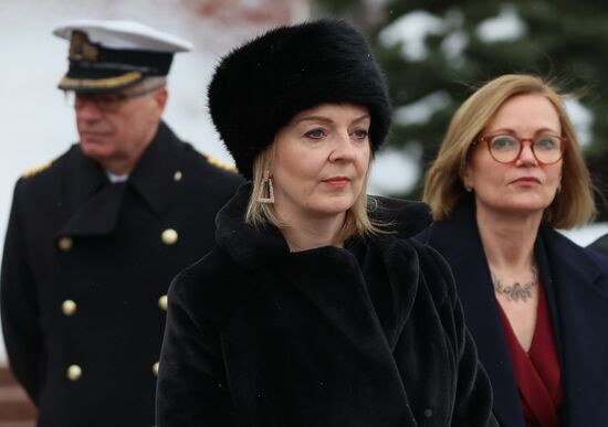 Russia Britain Wreath Laying