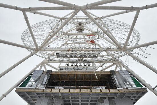 Construction of Sun of Moscow Ferris Wheel