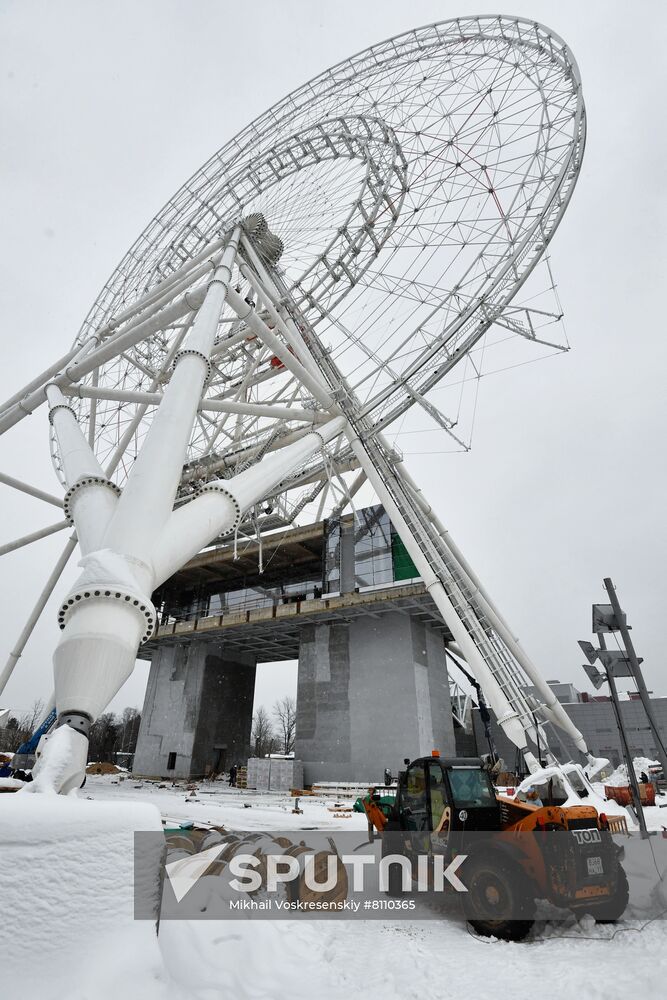 Construction of Sun of Moscow Ferris Wheel