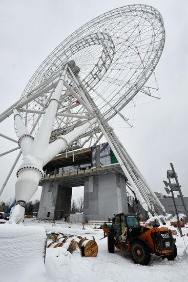Construction of Sun of Moscow Ferris Wheel