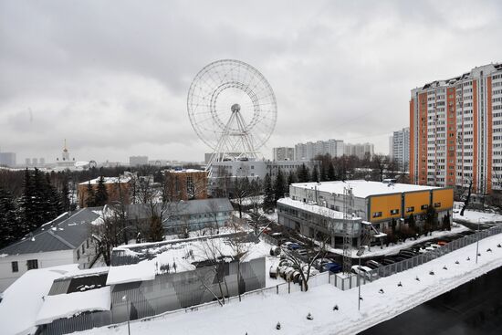 Construction of Sun of Moscow Ferris Wheel