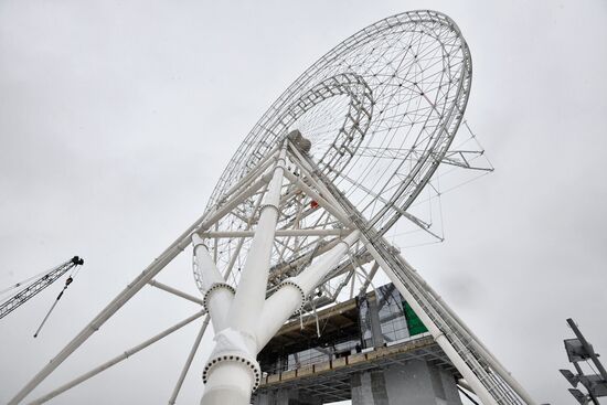 Construction of Sun of Moscow Ferris Wheel