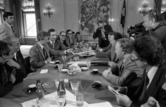 Algerian parliamentary delegation visits USSR