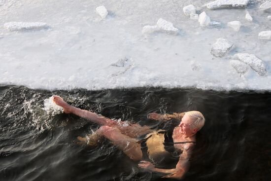 Russia Winter Swimming