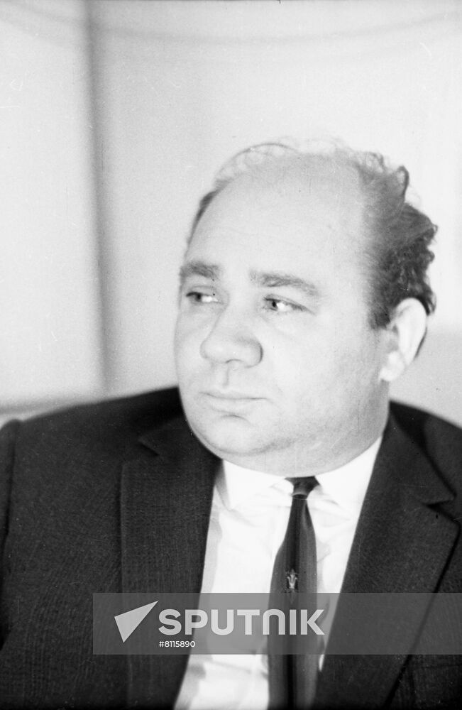 Soviet theater and film actor Yevgeny Leonov