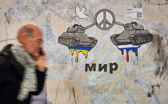 Italy Russia Ukraine Tension Graffiti