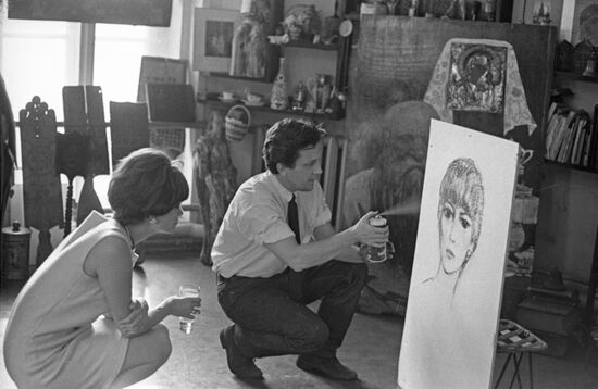 Italian actress Claudia Cardinale visits Ilya Glazunov