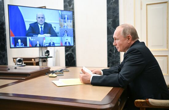 Russia Putin Economy