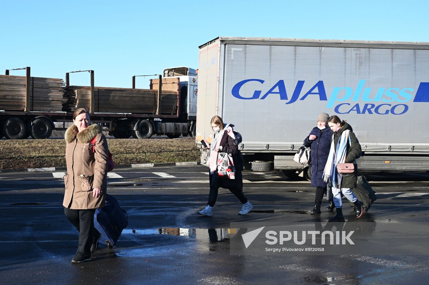 Russia Ukraine DPR Tension Refugees