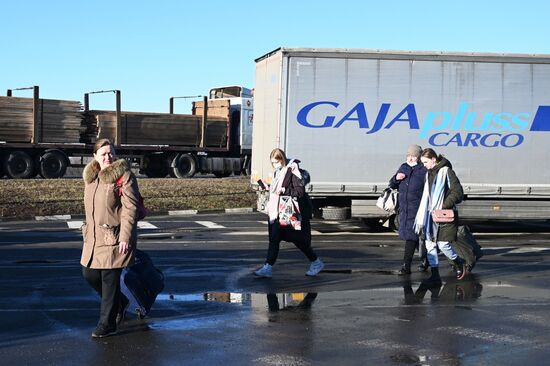 Russia Ukraine DPR Tension Refugees