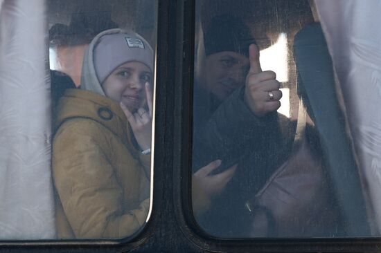 Russia Ukraine DPR Tension Refugees