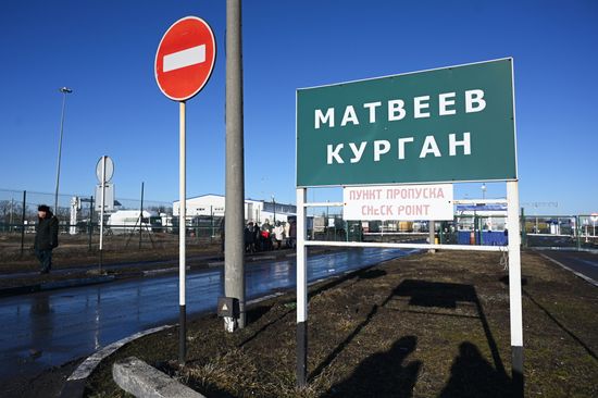 Russia Ukraine DPR Tension Refugees