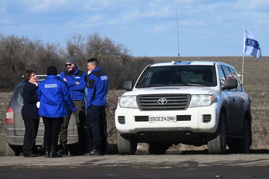 Ukraine DPR LPR Tension Refugees