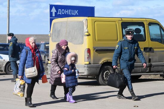 Ukraine DPR LPR Tension Refugees