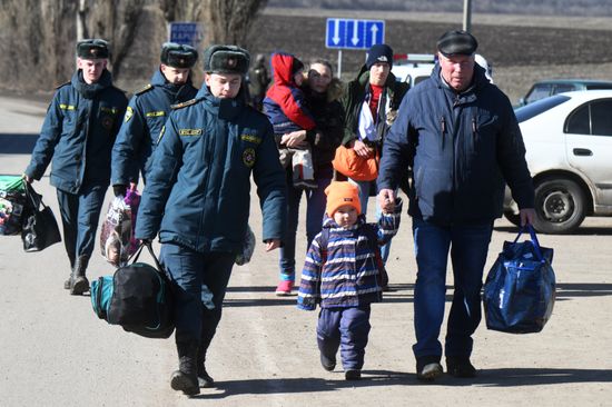 Ukraine DPR LPR Tension Refugees