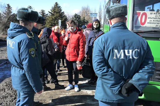 Ukraine DPR LPR Tension Refugees