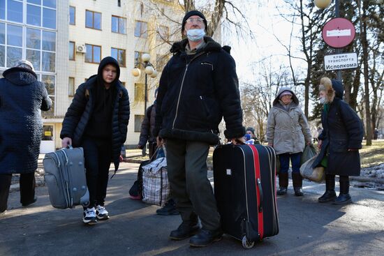 Ukraine DPR LPR Tension Refugees