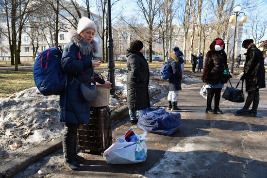 Ukraine DPR LPR Tension Refugees