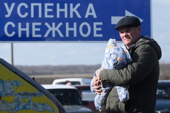 Ukraine DPR LPR Tension Refugees