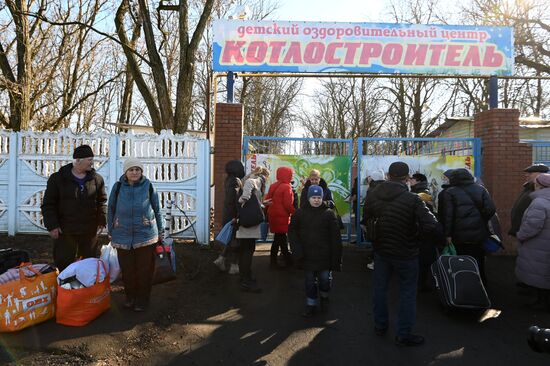 Russia Ukraine DPR Tension Refugees