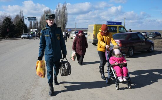 Ukraine DPR LPR Tension Refugees