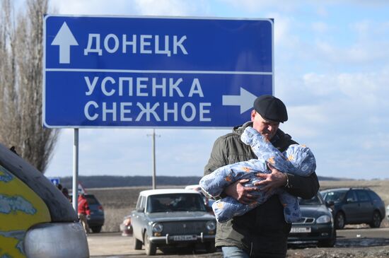 Ukraine DPR LPR Tension Refugees