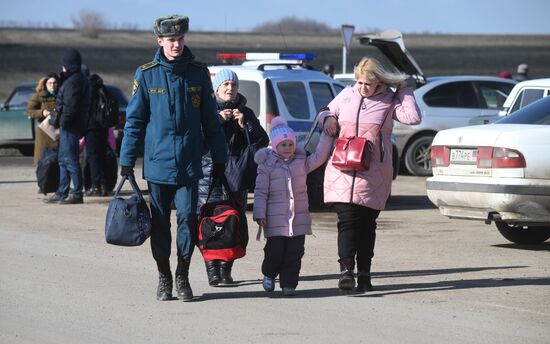 Ukraine DPR LPR Tension Refugees