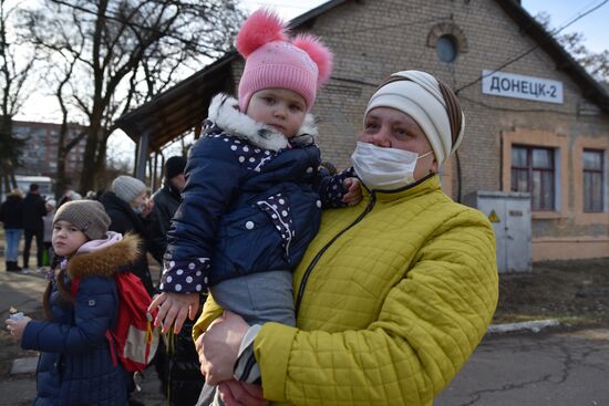 Ukraine DPR LPR Tension Refugees