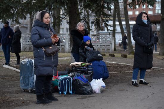 Ukraine DPR LPR Tension Refugees