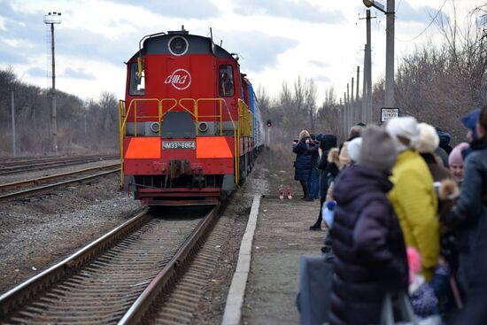 Ukraine DPR LPR Tension Refugees