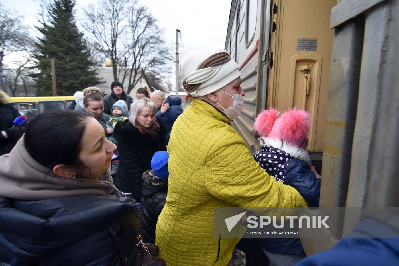 Ukraine DPR LPR Tension Refugees