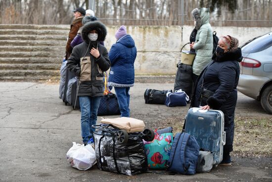 Ukraine DPR LPR Tension Refugees