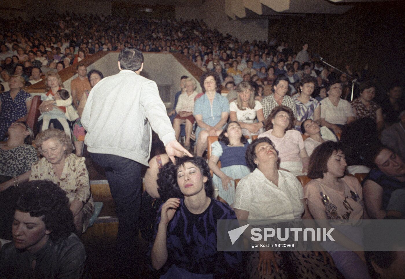 Anatoly Kashpirovsky's televised treatment sessions