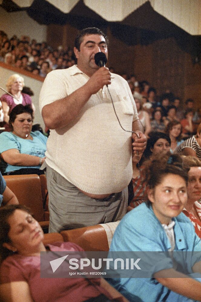 Anatoly Kashpirovsky's televised treatment sessions